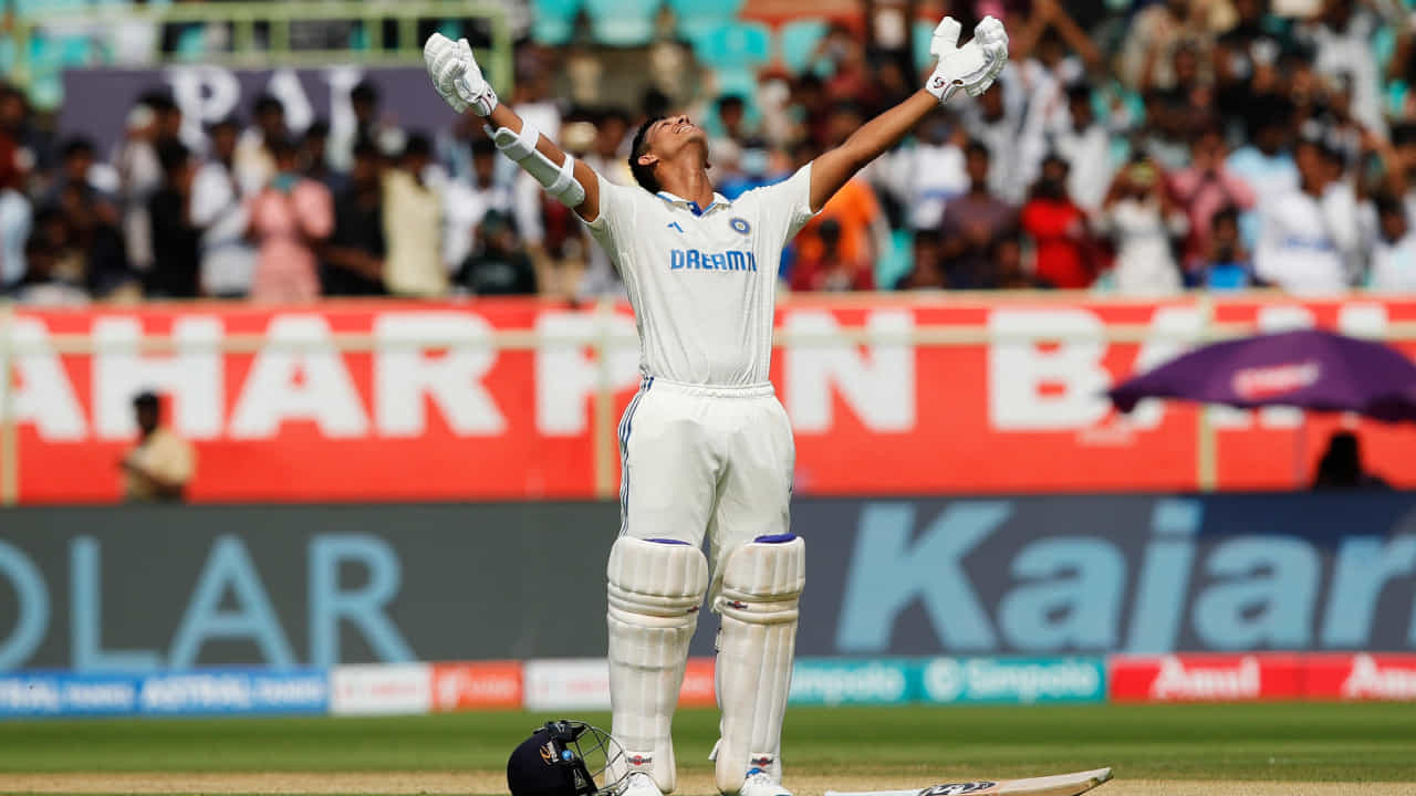 IND vs ENG: ಅಜೇಯ 179 ರನ್ ಸಿಡಿಸಿದ ಜೈಸ್ವಾಲ್; ಮೊದಲ ದಿನದಾಟಕ್ಕೆ ಭಾರತ 336/6 IND vs ENG: ಅಜೇಯ 179 ರನ್ ಸಿಡಿಸಿದ ಜೈಸ್ವಾಲ್; ಮೊದಲ ದಿನದಾಟಕ್ಕೆ ಭಾರತ 336/6