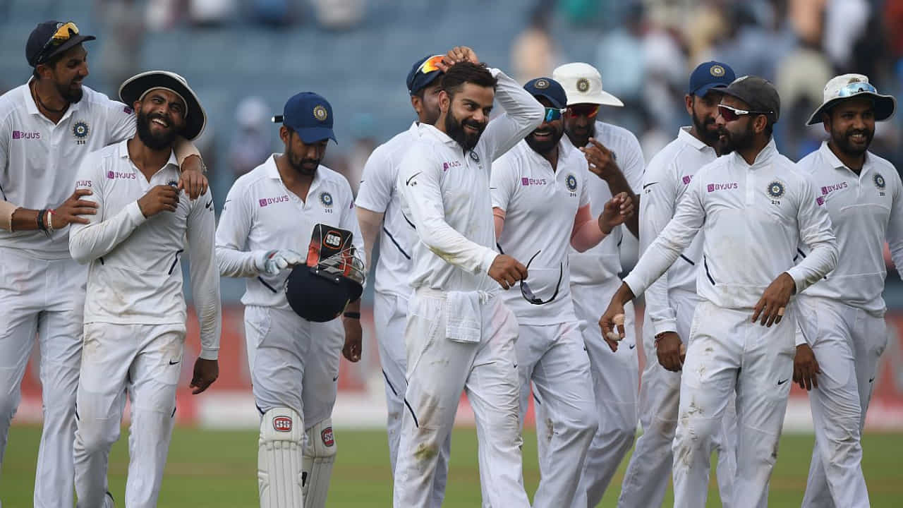 ಇಂಗ್ಲೆಂಡ್ ವಿರುದ್ಧದ ನಾಲ್ಕನೇ ಟೆಸ್ಟ್ ಪಂದ್ಯಕ್ಕೆ ಟೀಂ ಇಂಡಿಯಾದ ಸಿದ್ಧತೆ ಪೂರ್ಣಗೊಂಡಿದೆ. 5 ವರ್ಷಗಳ ಬಳಿಕ ಟೆಸ್ಟ್ ಪಂದ್ಯ ಆಡಲು ಟೀಂ ಇಂಡಿಯಾ ರಾಂಚಿ ತಲುಪಿದೆ. ಕೊನೆಯದಾಗಿ ಭಾರತ ತಂಡ ಇಲ್ಲಿ ದಕ್ಷಿಣ ಆಫ್ರಿಕಾವನ್ನು ಎದುರಿಸಿತ್ತು. ಇದರಲ್ಲಿ ಆತಿಥೇಯ ತಂಡವು ಇನಿಂಗ್ಸ್ ಮತ್ತು 202 ರನ್ಗಳಿಂದ ಗೆದ್ದಿತು.