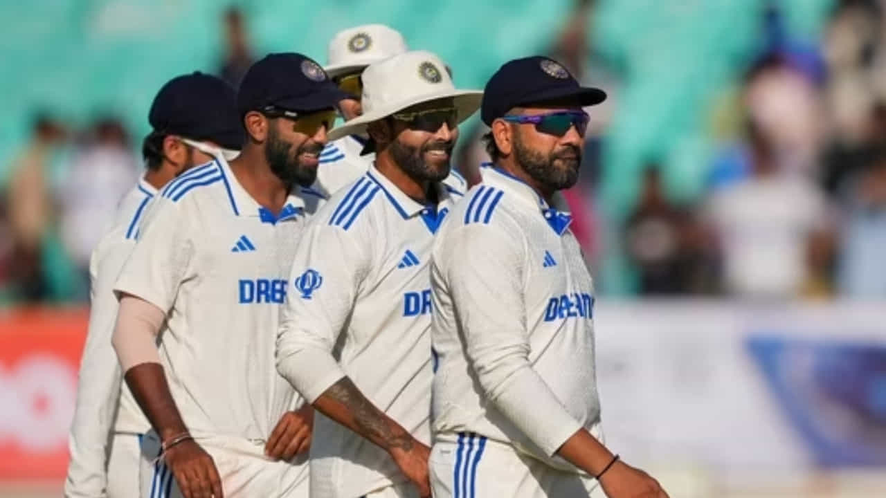 ಭಾರತ ಮತ್ತು ಇಂಗ್ಲೆಂಡ್ ನಡುವೆ ನಡೆಯುತ್ತಿರುವ ಐದು ಪಂದ್ಯಗಳ ಟೆಸ್ಟ್ ಸರಣಿಯ ಮೊದಲ ಮೂರು ಪಂದ್ಯಗಳಲ್ಲಿ ಟೀಂ ಇಂಡಿಯಾ ಪರ ಅದ್ಭುತ ಪ್ರದರ್ಶನ ನೀಡಿದ ಆಟಗಾರರು ಇಂದು ಬಿಡುಗಡೆಯಾಗಿರುವ ಐಸಿಸಿ ಟೆಸ್ಟ್ ಶ್ರೇಯಾಂಕದಲ್ಲಿ ಶ್ರಮಕ್ಕೆ ತಕ್ಕ ಪ್ರತಿಫಲ ಪಡೆದಿದ್ದಾರೆ.
