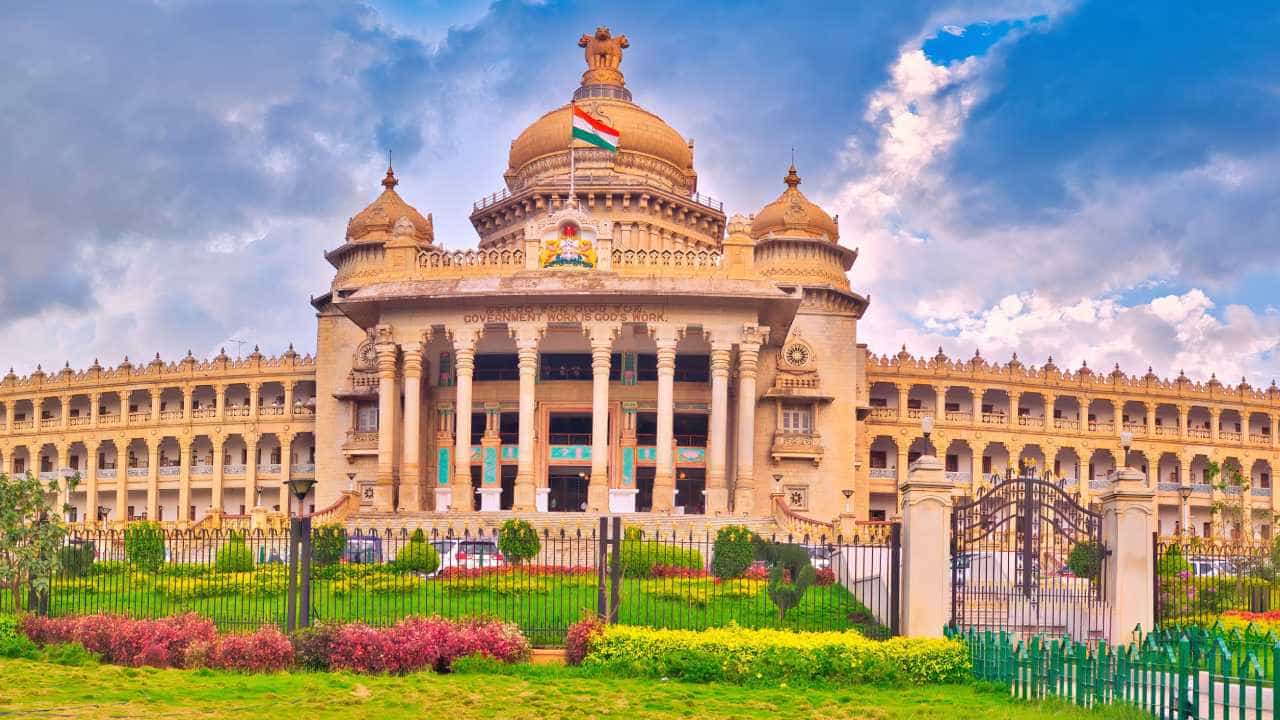 IPS Transferred: ನಾಲ್ವರು ಐಪಿಎಸ್​ ಅಧಿಕಾರಿಗಳ ವರ್ಗಾವಣೆ: ಸರ್ಕಾರ ಆದೇಶ