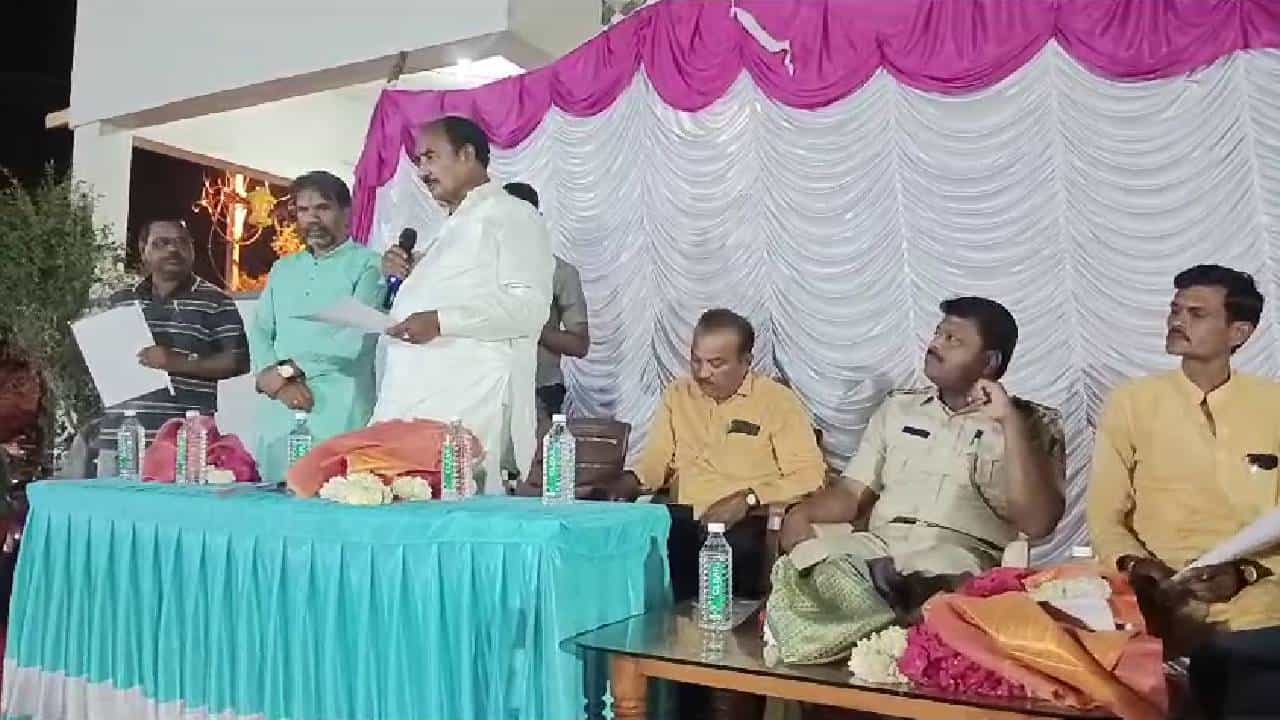ಗ್ಯಾರಂಟಿ ಯೋಜನೆಗಳಿಂದ ಅಭಿವೃದ್ಧಿ ಕೆಲಸಕ್ಕೆ ತೊಂದರೆ ಆಗುತ್ತಿದೆ: ಕಾಂಗ್ರೆಸ್ ಶಾಸಕ ಗ್ಯಾರಂಟಿ ಯೋಜನೆಗಳಿಂದ ಅಭಿವೃದ್ಧಿ ಕೆಲಸಕ್ಕೆ ತೊಂದರೆ ಆಗುತ್ತಿದೆ: ಕಾಂಗ್ರೆಸ್ ಶಾಸಕ