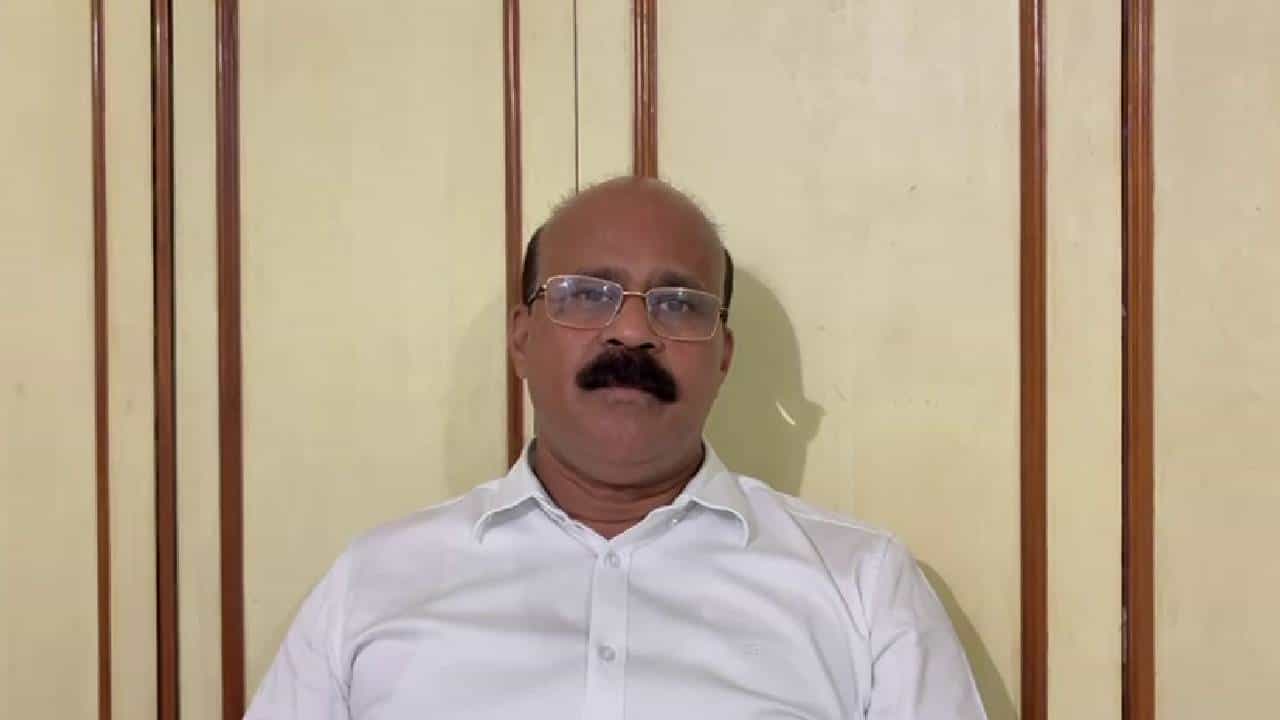 ವ್ಯಾಲೆಂಟೈನ್ಸ್ ಡೇ ದಿನದಂದು ಬೆಂಗಳೂರಿನಲ್ಲಿ ಮದ್ಯ ಬ್ಯಾನ್, ತೀವ್ರ ವಿರೋಧ ವ್ಯಾಲೆಂಟೈನ್ಸ್ ಡೇ ದಿನದಂದು ಬೆಂಗಳೂರಿನಲ್ಲಿ ಮದ್ಯ ಬ್ಯಾನ್, ತೀವ್ರ ವಿರೋಧ