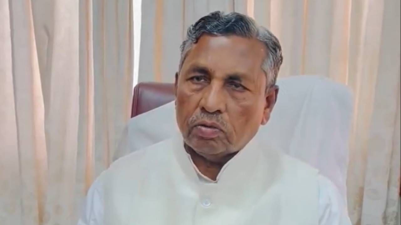 ಏಪ್ರಿಲ್ 1ರಿಂದ ಎಪಿಎಲ್, ಬಿಪಿಎಲ್ ಕಾರ್ಡ್ ವಿತರಣೆ: ಮುನಿಯಪ್ಪ ಘೋಷಣೆ ಏಪ್ರಿಲ್ 1ರಿಂದ ಎಪಿಎಲ್, ಬಿಪಿಎಲ್ ಕಾರ್ಡ್ ವಿತರಣೆ: ಮುನಿಯಪ್ಪ ಘೋಷಣೆ