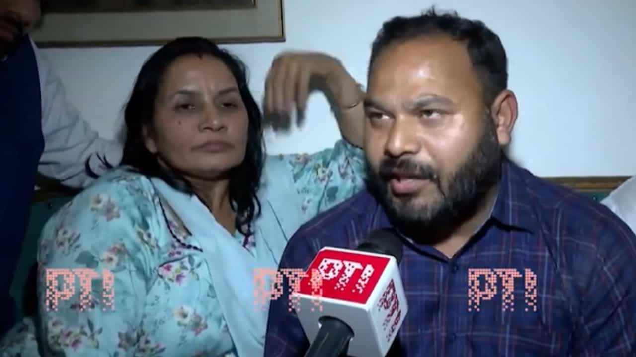 Chandigarh mayoral polls: ಎಎಪಿಯ ಕುಲದೀಪ್ ಕುಮಾರ್ ಚಂಡೀಗಢ ಮೇಯರ್ ಎಂದು ಘೋಷಿಸಿದ ಸುಪ್ರೀಂಕೋರ್ಟ್ Chandigarh mayoral polls: ಎಎಪಿಯ ಕುಲದೀಪ್ ಕುಮಾರ್ ಚಂಡೀಗಢ ಮೇಯರ್ ಎಂದು ಘೋಷಿಸಿದ ಸುಪ್ರೀಂಕೋರ್ಟ್