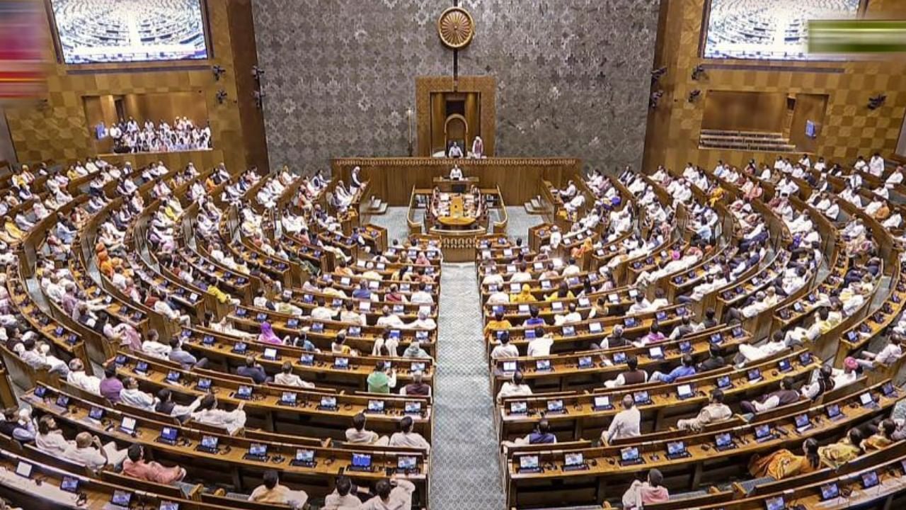 Anti-cheating bill: ಪ್ರಶ್ನೆ ಪತ್ರಿಕೆ ಸೋರಿಕೆ, ಪರೀಕ್ಷೆಯಲ್ಲಿ ಅಕ್ರಮ ತಡೆಯುವ ಮಸೂದೆಗೆ ಲೋಕಸಭೆ ಅಂಗೀಕಾರ Anti-cheating bill: ಪ್ರಶ್ನೆ ಪತ್ರಿಕೆ ಸೋರಿಕೆ, ಪರೀಕ್ಷೆಯಲ್ಲಿ ಅಕ್ರಮ ತಡೆಯುವ ಮಸೂದೆಗೆ ಲೋಕಸಭೆ ಅಂಗೀಕಾರ