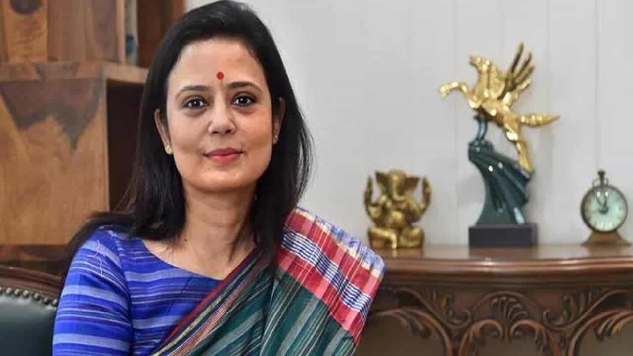 ಫೆಮಾ ಪ್ರಕರಣ: ಫೆ.19ರಂದು ವಿಚಾರಣೆಗೆ ಹಾಜರಾಗಲು ಟಿಎಂಸಿ ನಾಯಕಿ ಮಹುವಾ ಮೊಯಿತ್ರಾಗೆ ಇಡಿ ಸಮನ್ಸ್ ಫೆಮಾ ಪ್ರಕರಣ: ಫೆ.19ರಂದು ವಿಚಾರಣೆಗೆ ಹಾಜರಾಗಲು ಟಿಎಂಸಿ ನಾಯಕಿ ಮಹುವಾ ಮೊಯಿತ್ರಾಗೆ ಇಡಿ ಸಮನ್ಸ್