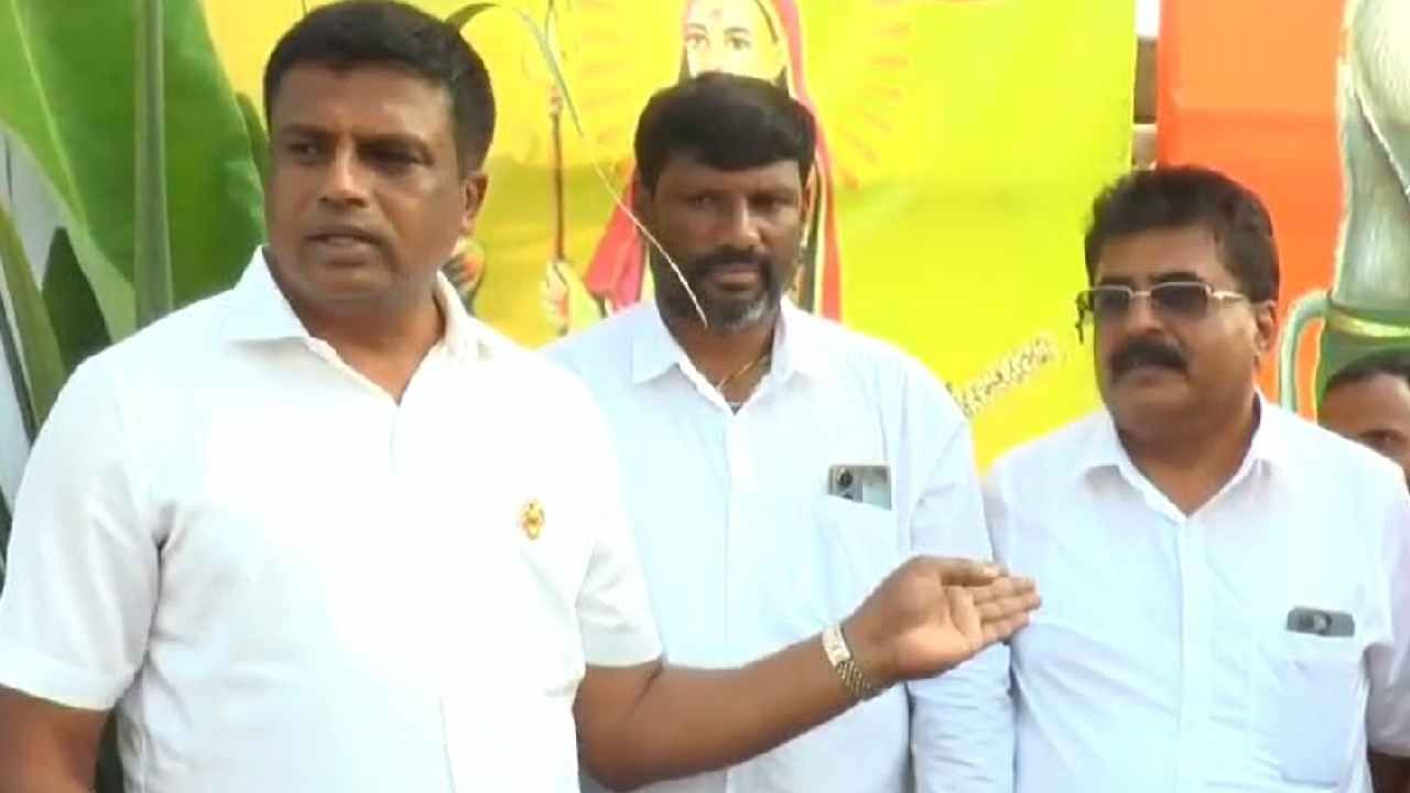 ಕೌತುಕ ಸೃಷ್ಟಿಸಿದ ಮಂಡ್ಯ ಲೋಕಸಭಾ ಅಖಾಡ; ಹೈಕಮಾಂಡ್ ಘೋಷಣೆಗೂ ಮುನ್ನ ಮಂಡ್ಯ ಕಾಂಗ್ರೆಸ್ ಅಭ್ಯರ್ಥಿ ಹೆಸರು ಬಹಿರಂಗ ಕೌತುಕ ಸೃಷ್ಟಿಸಿದ ಮಂಡ್ಯ ಲೋಕಸಭಾ ಅಖಾಡ; ಹೈಕಮಾಂಡ್ ಘೋಷಣೆಗೂ ಮುನ್ನ ಮಂಡ್ಯ ಕಾಂಗ್ರೆಸ್ ಅಭ್ಯರ್ಥಿ ಹೆಸರು ಬಹಿರಂಗ