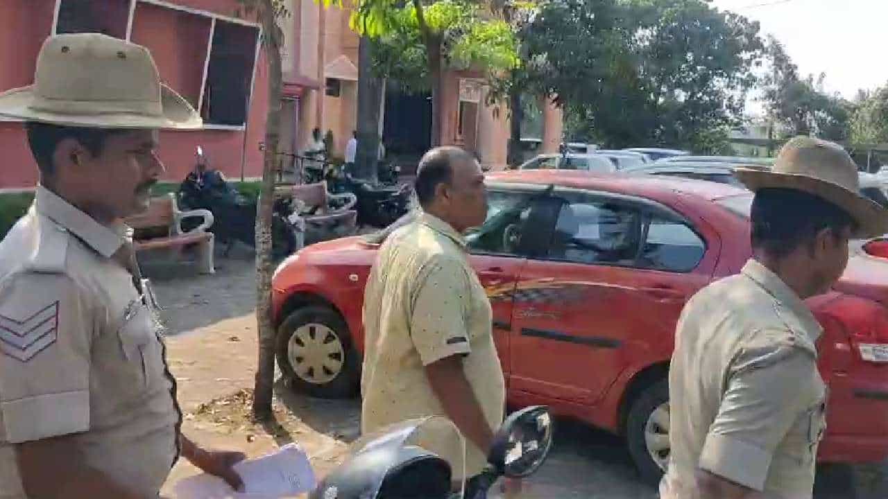 ವೇಣೂರು ಪಟಾಕಿ ಗೋದಾಮು ಸ್ಫೋಟ ಪ್ರಕರಣ: ಮತ್ತೋರ್ವ ಆರೋಪಿ ಅರೆಸ್ಟ್ ವೇಣೂರು ಪಟಾಕಿ ಗೋದಾಮು ಸ್ಫೋಟ ಪ್ರಕರಣ: ಮತ್ತೋರ್ವ ಆರೋಪಿ ಅರೆಸ್ಟ್