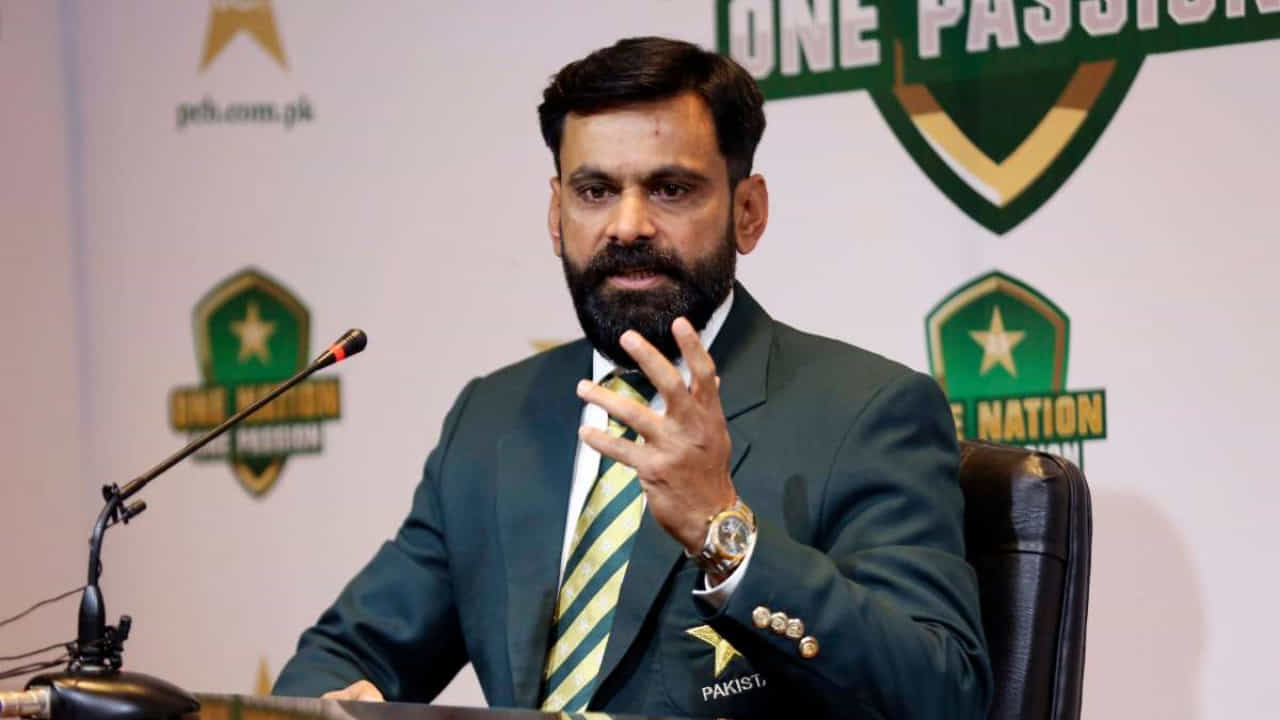 Mohammad Hafeez: ಪಾಕ್ ತಂಡದ ನಿರ್ದೇಶಕ ಹುದ್ದೆಯಿಂದ ಮೊಹಮ್ಮದ್ ಹಫೀಜ್ ವಜಾ..! Mohammad Hafeez: ಪಾಕ್ ತಂಡದ ನಿರ್ದೇಶಕ ಹುದ್ದೆಯಿಂದ ಮೊಹಮ್ಮದ್ ಹಫೀಜ್ ವಜಾ..!