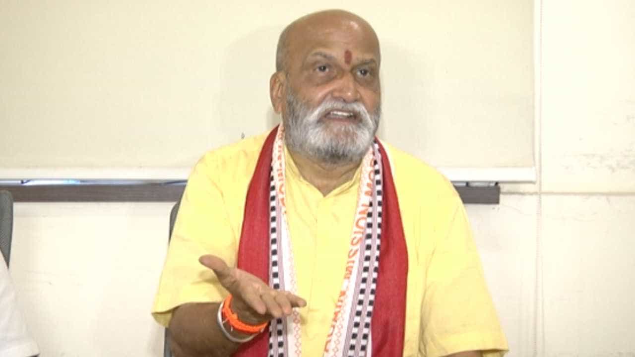 ಲಂಬಾಣಿ ಜನರನ್ನು ಕ್ರಿಶ್ಚಿಯನ್ ಧರ್ಮಕ್ಕೆ ಮತಾಂತರಕ್ಕೆ ಯತ್ನ: ಪ್ರಮೋದ್ ಮುತಾಲಿಕ್ ಆರೋಪ ಲಂಬಾಣಿ ಜನರನ್ನು ಕ್ರಿಶ್ಚಿಯನ್ ಧರ್ಮಕ್ಕೆ ಮತಾಂತರಕ್ಕೆ ಯತ್ನ: ಪ್ರಮೋದ್ ಮುತಾಲಿಕ್ ಆರೋಪ