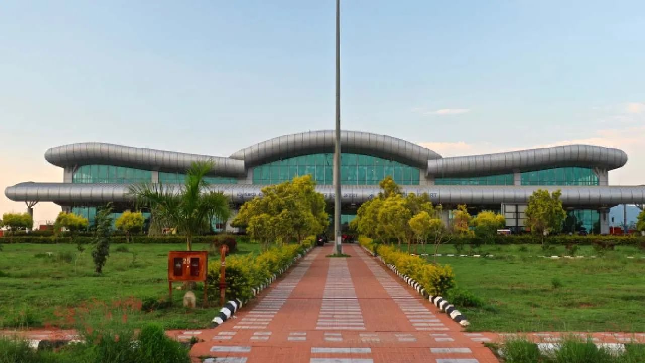 Mysuru Airport: ವಿಮಾನ ಪ್ರಯಾಣಿಕರಿಗೆ ಶಾಕ್: ಮೈಸೂರಿನಿಂದ ಈ ನಗರಗಳಿಗೆ ವಿಮಾನ ಸಂಚಾರ ಸ್ಥಗಿತ Mysuru Airport: ವಿಮಾನ ಪ್ರಯಾಣಿಕರಿಗೆ ಶಾಕ್: ಮೈಸೂರಿನಿಂದ ಈ ನಗರಗಳಿಗೆ ವಿಮಾನ ಸಂಚಾರ ಸ್ಥಗಿತ