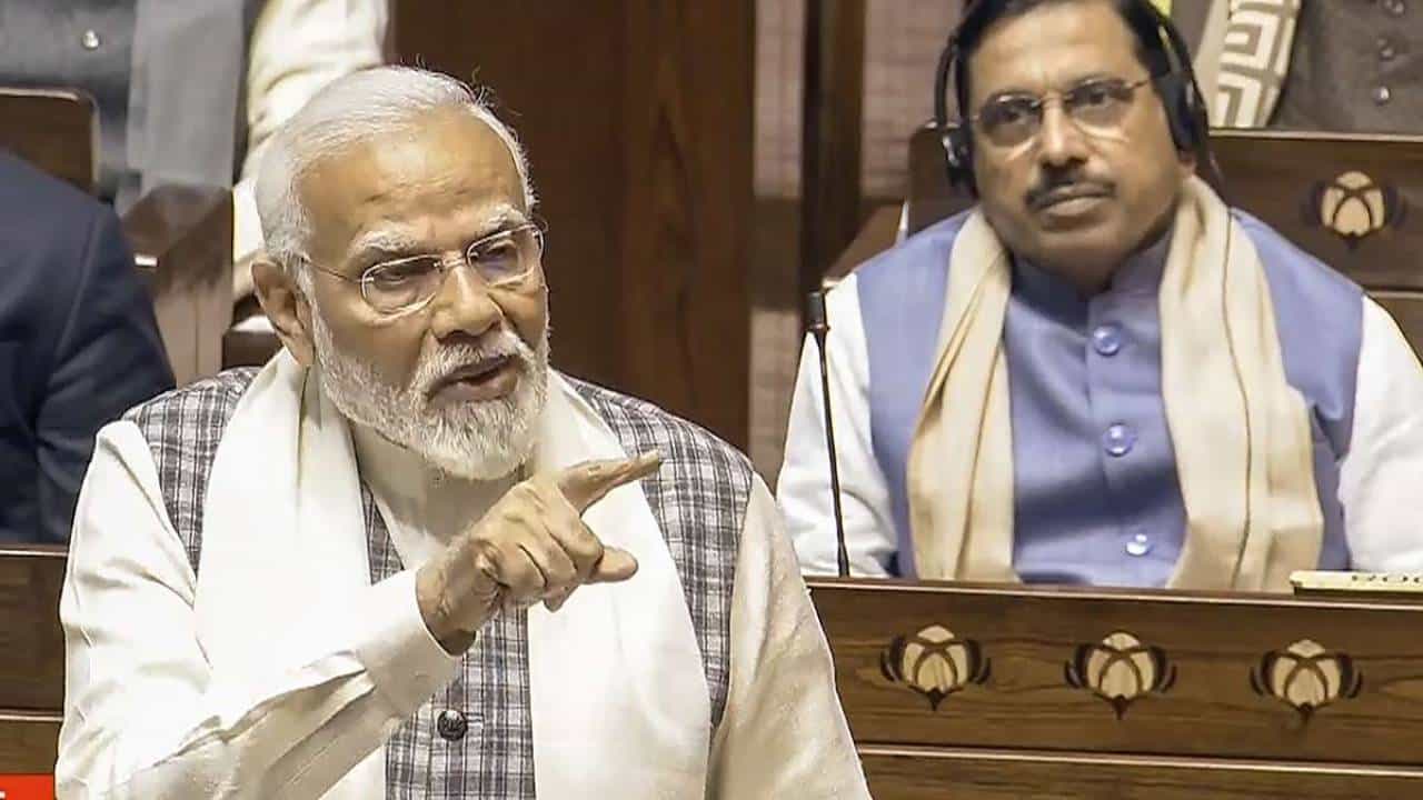 ಆರ್ಥಿಕತೆ ಕುರಿತ ಕೇಂದ್ರ ಸರ್ಕಾರದ ಶ್ವೇತಪತ್ರಕ್ಕೆ ಕಾಂಗ್ರೆಸ್ನ ಕಪ್ಪು ಪತ್ರ ದೃಷ್ಟಿ ಬೊಟ್ಟಿದ್ದಂತೆ: ಪ್ರಧಾನಿ ಮೋದಿ ಆರ್ಥಿಕತೆ ಕುರಿತ ಕೇಂದ್ರ ಸರ್ಕಾರದ ಶ್ವೇತಪತ್ರಕ್ಕೆ ಕಾಂಗ್ರೆಸ್ನ ಕಪ್ಪು ಪತ್ರ ದೃಷ್ಟಿ ಬೊಟ್ಟಿದ್ದಂತೆ: ಪ್ರಧಾನಿ ಮೋದಿ