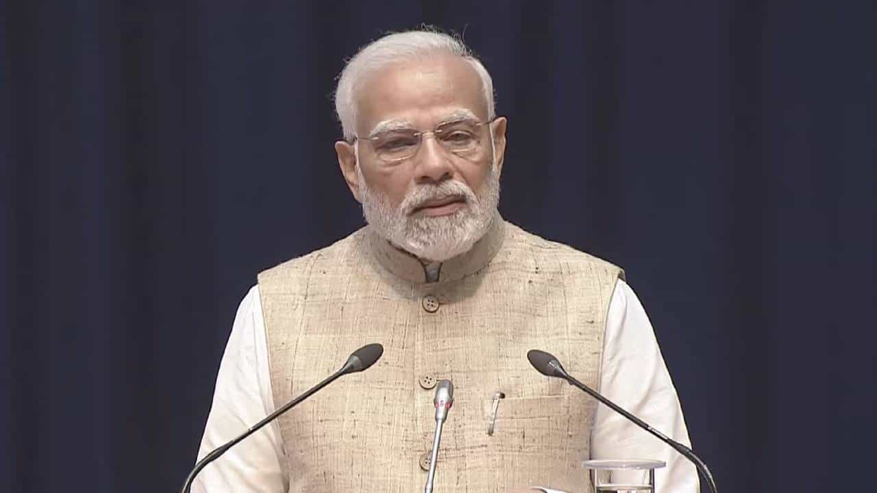 PM Modi Tamil Nadu Visit: ತೂತುಕುಡಿಯಲ್ಲಿ 17,300 ಕೋಟಿ ರೂ. ಮೊತ್ತದ ಯೋಜನೆಗಳಿಗೆ ಚಾಲನೆ ನೀಡಲಿರುವ ಮೋದಿ PM Modi Tamil Nadu Visit: ತೂತುಕುಡಿಯಲ್ಲಿ 17,300 ಕೋಟಿ ರೂ. ಮೊತ್ತದ ಯೋಜನೆಗಳಿಗೆ ಚಾಲನೆ ನೀಡಲಿರುವ ಮೋದಿ