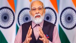 ಸಂಸತ್​​ನ ಕ್ಯಾಂಟೀನ್‌ನಲ್ಲಿ ಸಂಸದರೊಂದಿಗೆ ಊಟ ಮಾಡಿದ ಪ್ರಧಾನಿ ಮೋದಿ