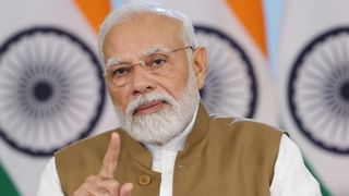 ದೆಹಲಿ ಮೆಟ್ರೋದಲ್ಲಿ ಪ್ರಯಾಣಿಸಿ ವಿದ್ಯಾರ್ಥಿಗಳ ಜತೆ ಮಾತುಕತೆ ನಡೆಸಿದ ಕೇಂದ್ರ ಸಚಿವ ಧರ್ಮೇಂದ್ರ ಪ್ರಧಾನ್