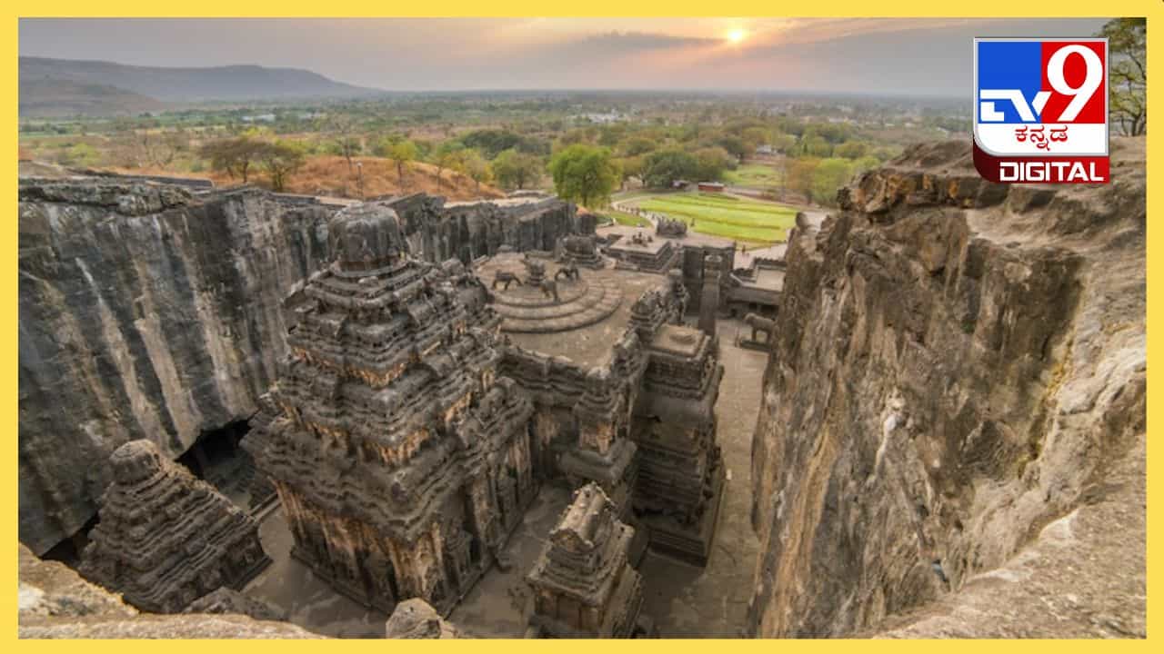 Ellora’s Kailasa: 1,200 ವರ್ಷಗಳಷ್ಟು ಹಳೆಯದಾದ ಈ ದೇವಾಲಯವನ್ನು ಒಂದೇ ಬಂಡೆಯಿಂದ ಕೆತ್ತಲಾಗಿದೆ Ellora’s Kailasa: 1,200 ವರ್ಷಗಳಷ್ಟು ಹಳೆಯದಾದ ಈ ದೇವಾಲಯವನ್ನು ಒಂದೇ ಬಂಡೆಯಿಂದ ಕೆತ್ತಲಾಗಿದೆ