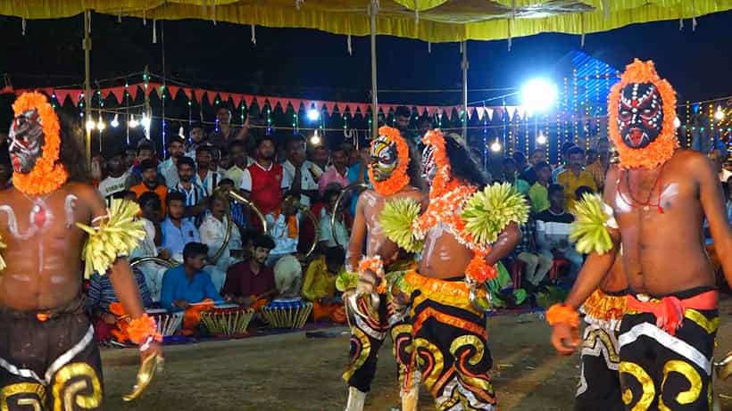 ಮಂಗಳೂರು: ಬೆಳ್ತಂಗಡಿಯಲ್ಲಿ ನವ ಗುಳಿಗ ದೈವಗಳಿಗೆ ನಡೆಯಿತು ಬಹಳ ಅಪರೂಪದ ಗಗ್ಗರ ಸೇವೆ