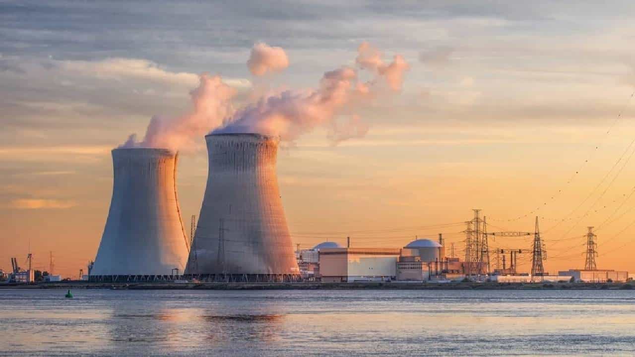Nuclear Energy: ಪರಮಾಣ ವಿದ್ಯುತ್ ಉತ್ಪಾದನೆ; ಹೂಡಿಕೆ ಮಾಡುವಂತೆ ಅದಾನಿ, ರಿಲಾಯನ್ಸ್, ಟಾಟಾ ಕಂಪನಿಗಳಿಗೆ ಸರ್ಕಾರದ ಮಾತುಕತೆ Nuclear Energy: ಪರಮಾಣ ವಿದ್ಯುತ್ ಉತ್ಪಾದನೆ; ಹೂಡಿಕೆ ಮಾಡುವಂತೆ ಅದಾನಿ, ರಿಲಾಯನ್ಸ್, ಟಾಟಾ ಕಂಪನಿಗಳಿಗೆ ಸರ್ಕಾರದ ಮಾತುಕತೆ
