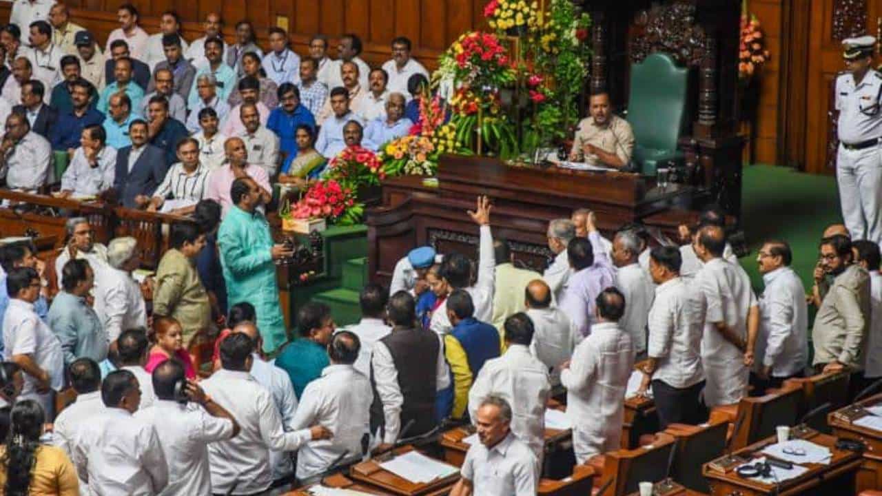 ಪಾಕ್​ ಪರ ಘೋಷಣೆ ಜಟಾಪಟಿ: ವಿಧಾನಸಭೆ ಕಲಾಪ ಮತ್ತೊಂದು ದಿನಕ್ಕೆ ವಿಸ್ತರಣೆ