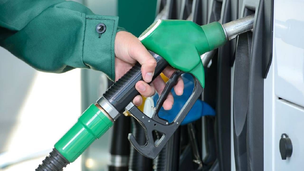 Petrol Diesel Price on February 01: ನೋಯ್ಡಾ, ಗುರುಗ್ರಾಮದಲ್ಲಿ ಪೆಟ್ರೋಲ್ ದುಬಾರಿ