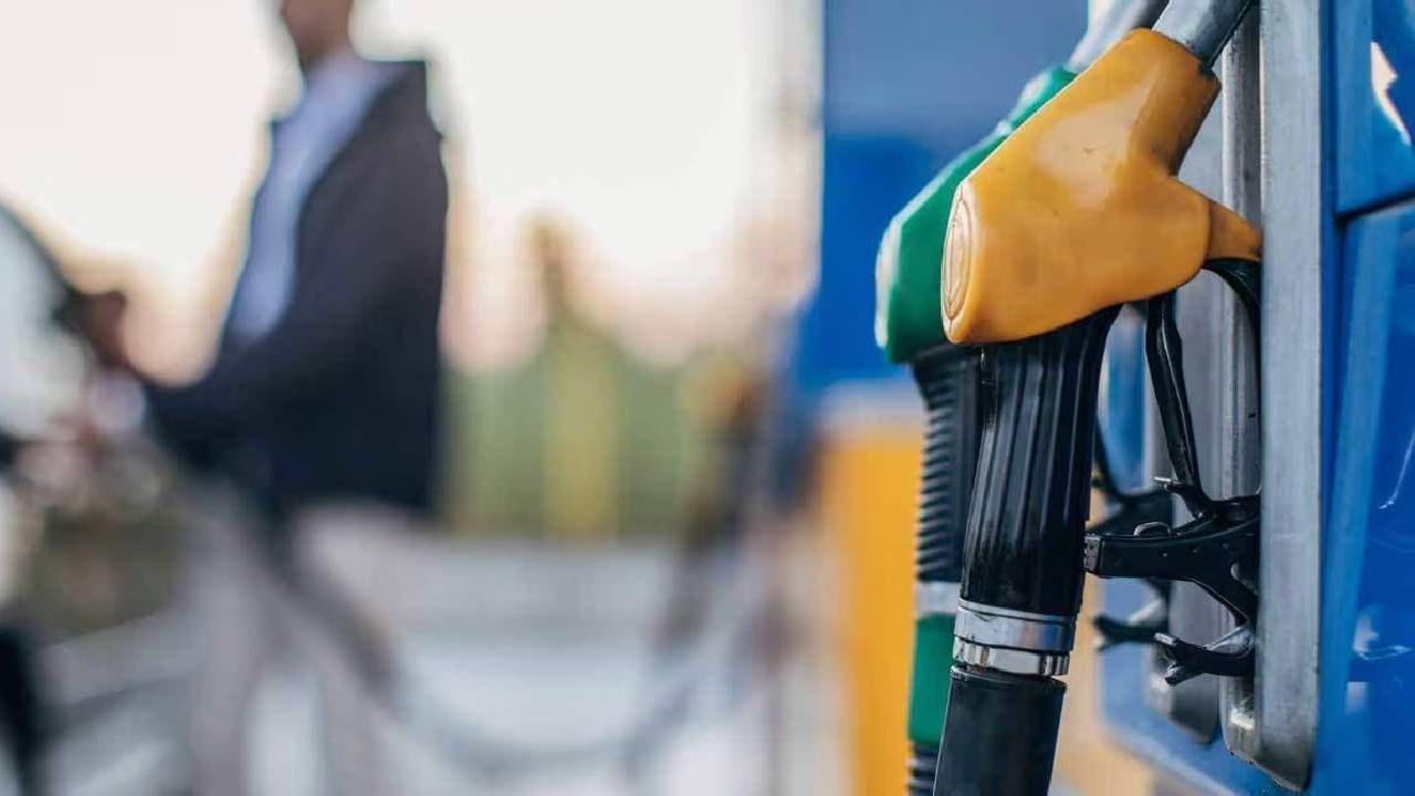 Petrol Diesel Price on February 12: ಪಶ್ಚಿಮ ಬಂಗಾಳದಲ್ಲಿ ಪೆಟ್ರೋಲ್ ಬೆಲೆ ಇಳಿಕೆ, ಮಹಾರಾಷ್ಟ್ರದಲ್ಲಿ ಏರಿಕೆ