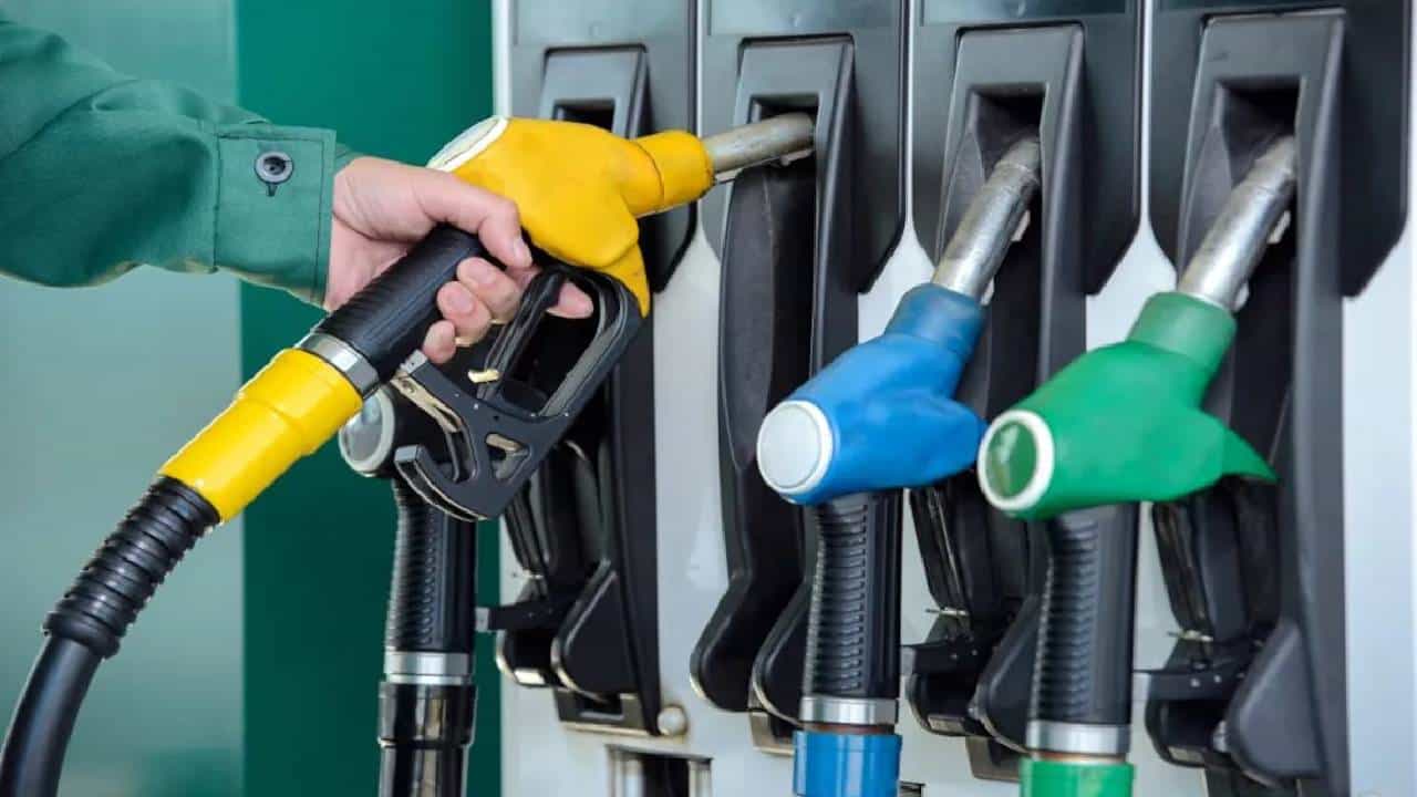 Petrol Diesel Price on February 20: ಉತ್ತರ ಪ್ರದೇಶದಲ್ಲಿ ಪೆಟ್ರೋಲ್ ಬೆಲೆ ಇಳಿಕೆ, ಹರ್ಯಾಣದಲ್ಲಿ ಏರಿಕೆ Petrol Diesel Price on February 20: ಉತ್ತರ ಪ್ರದೇಶದಲ್ಲಿ ಪೆಟ್ರೋಲ್ ಬೆಲೆ ಇಳಿಕೆ, ಹರ್ಯಾಣದಲ್ಲಿ ಏರಿಕೆ