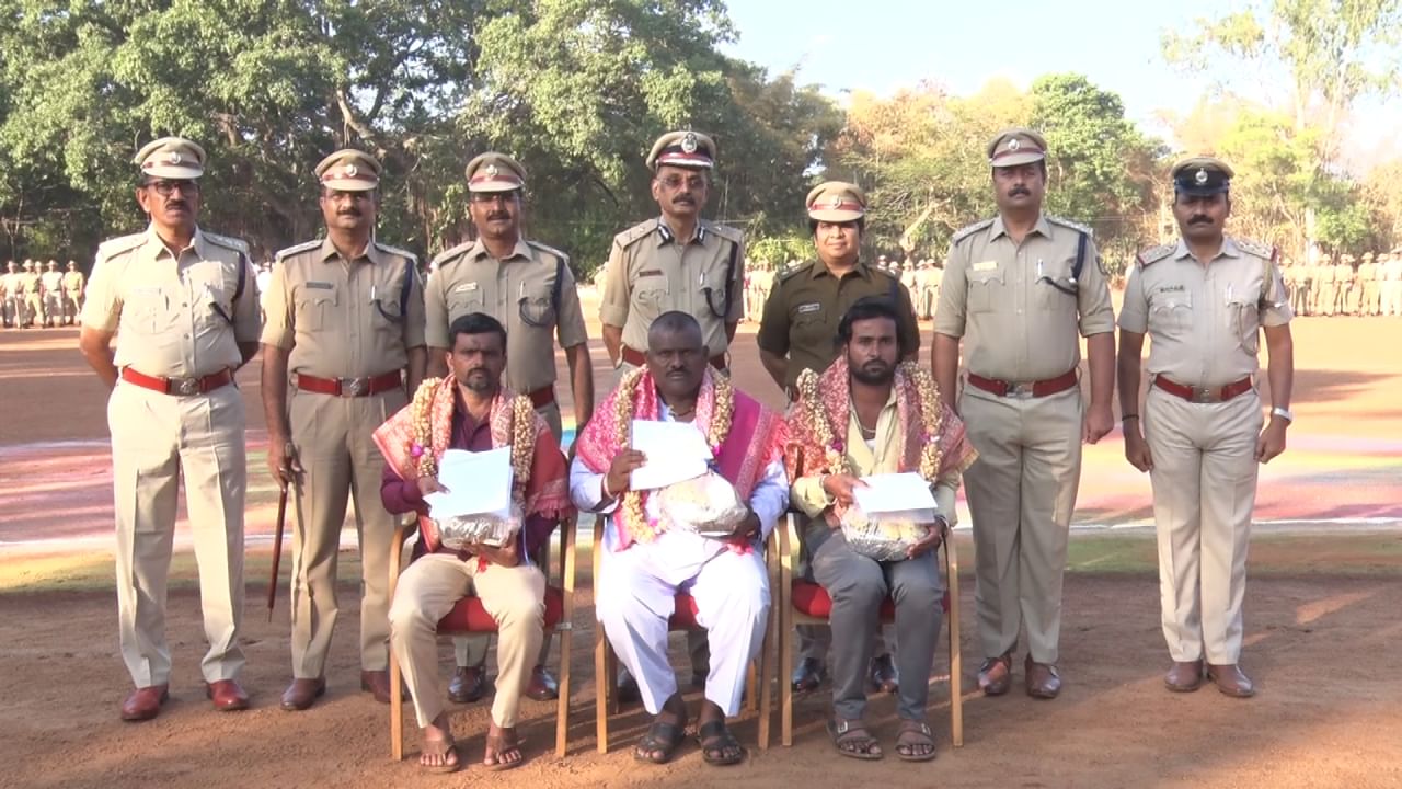ಬೆಳಗಾವಿಯ ನಾಲ್ವರು ಪೊಲೀಸರ ಕರ್ತವ್ಯ ಪ್ರಜ್ಞೆ, ಕೆಲಸಕ್ಕೆ ಇಡೀ ಪೊಲೀಸ್ ಇಲಾಖೆ, ಕೋರ್ಟ್ ಅಪಾರ ಮೆಚ್ಚುಗೆ! ಏನದು ಪ್ರಕರಣ? ಬೆಳಗಾವಿಯ ನಾಲ್ವರು ಪೊಲೀಸರ ಕರ್ತವ್ಯ ಪ್ರಜ್ಞೆ, ಕೆಲಸಕ್ಕೆ ಇಡೀ ಪೊಲೀಸ್ ಇಲಾಖೆ, ಕೋರ್ಟ್ ಅಪಾರ ಮೆಚ್ಚುಗೆ! ಏನದು ಪ್ರಕರಣ?