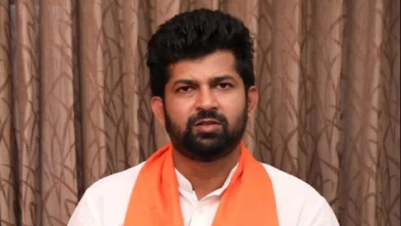 ಮೈಸೂರು ಕೊಡಗು ರೈಲು ಮಾರ್ಗ ನಿರ್ಮಿಸುತ್ತೇವೆ, ಆದರೆ: ಸಿದ್ದರಾಮಯ್ಯ ಸರ್ಕಾರಕ್ಕೆ ಪ್ರತಾಪ್ ಸಿಂಹ ಇಟ್ಟ ಬೇಡಿಕೆಯೇನು? ಮೈಸೂರು ಕೊಡಗು ರೈಲು ಮಾರ್ಗ ನಿರ್ಮಿಸುತ್ತೇವೆ, ಆದರೆ: ಸಿದ್ದರಾಮಯ್ಯ ಸರ್ಕಾರಕ್ಕೆ ಪ್ರತಾಪ್ ಸಿಂಹ ಇಟ್ಟ ಬೇಡಿಕೆಯೇನು?
