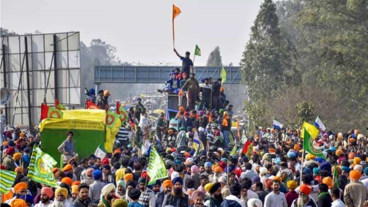 Farmers Protest: ದೆಹಲಿ ಚಲೋ: ರೈತ ಸಾವು, 2 ದಿನಗಳ ಕಾಲ ರೈತರ ಪ್ರತಿಭಟನೆ ತಾತ್ಕಾಲಿಕ ಸ್ಥಗಿತ Farmers Protest: ದೆಹಲಿ ಚಲೋ: ರೈತ ಸಾವು, 2 ದಿನಗಳ ಕಾಲ ರೈತರ ಪ್ರತಿಭಟನೆ ತಾತ್ಕಾಲಿಕ ಸ್ಥಗಿತ