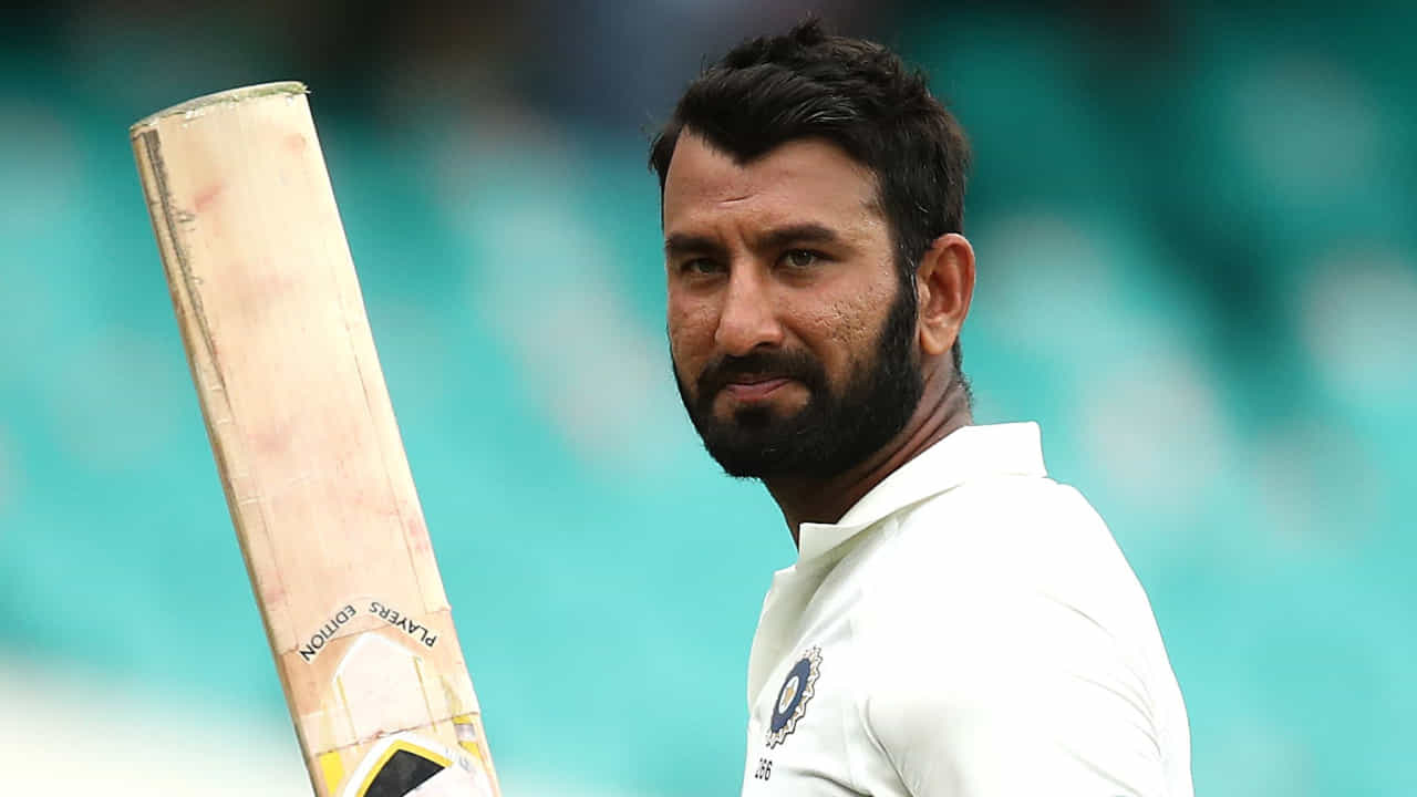 ಟೀಂ ಇಂಡಿಯಾದ ಟೆಸ್ಟ್ ಸ್ಪೆಷಲಿಸ್ಟ್ ಚೇತೇಶ್ವರ ಪೂಜಾರ ದೇಶೀ ಟೂರ್ನಿ ರಣಜಿ ಟ್ರೋಫಿಯಲ್ಲಿ ತಮ್ಮ ಶತಕದ ಅಬ್ಬರವನ್ನು ಮುಂದುವರೆಸಿದ್ದಾರೆ. ಮಣಿಪುರ ವಿರುದ್ಧ ನಡೆಯುತ್ತಿರುವ ಎಲೈಟ್ ಗ್ರೂಪ್ ಎ ಪಂದ್ಯದಲ್ಲಿ ಚೇತೇಶ್ವರ ಪೂಜಾರ ಪ್ರಥಮ ದರ್ಜೆ ಕ್ರಿಕೆಟ್ನಲ್ಲಿ ತಮ್ಮ 63ನೇ ಶತಕ ಸಿಡಿಸಿದರು.