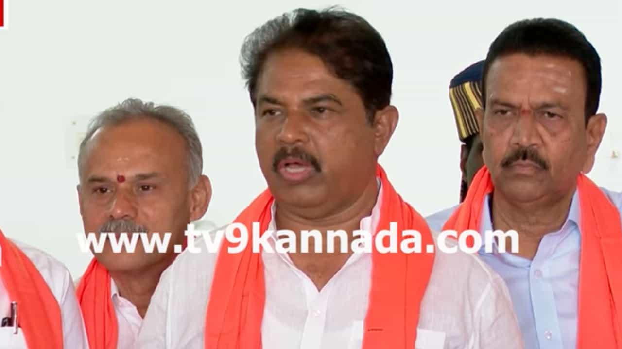 ಕಾಂಗ್ರೆಸ್ನವರದ್ದು ಲೂಟಿ ಸರ್ಕಾರ: ಆರ್ ಅಶೋಕ್, ಬೊಮ್ಮಾಯಿ ವಾಗ್ದಾಳಿ ಕಾಂಗ್ರೆಸ್ನವರದ್ದು ಲೂಟಿ ಸರ್ಕಾರ: ಆರ್ ಅಶೋಕ್, ಬೊಮ್ಮಾಯಿ ವಾಗ್ದಾಳಿ