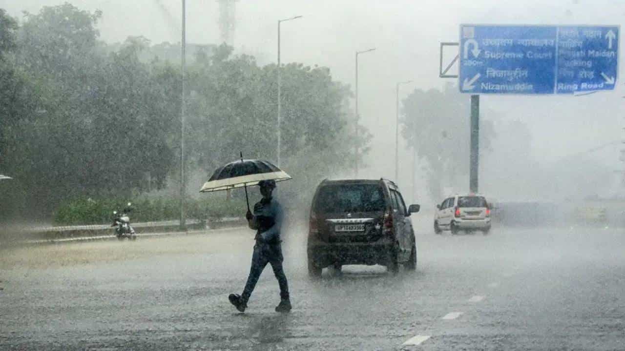 India Weather: ಉತ್ತರ ಪ್ರದೇಶ, ಮಹಾರಾಷ್ಟ್ರದಲ್ಲಿ ಮಳೆ, ಕರ್ನಾಟಕದ ಹಲವೆಡೆ ಮೋಡಕವಿದ ವಾತಾವರಣ India Weather: ಉತ್ತರ ಪ್ರದೇಶ, ಮಹಾರಾಷ್ಟ್ರದಲ್ಲಿ ಮಳೆ, ಕರ್ನಾಟಕದ ಹಲವೆಡೆ ಮೋಡಕವಿದ ವಾತಾವರಣ