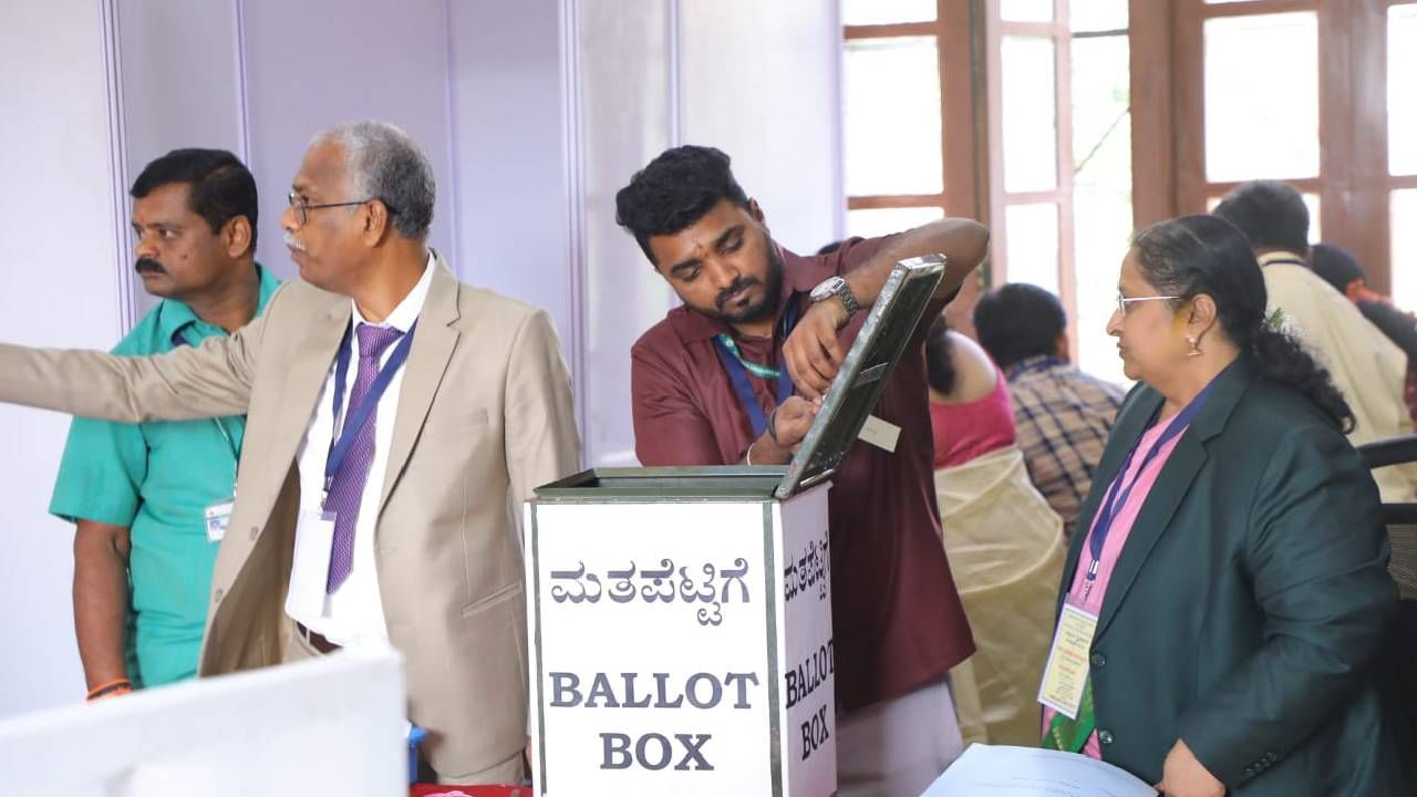 Rajya Sabha Election: Karnataka 223 MLAs cast vote in vidhana soudha here is photos