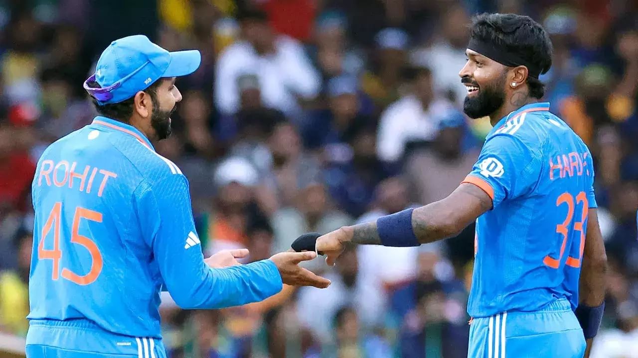 ಪ್ರಸ್ತುತ ಮಾಹಿತಿ ಪ್ರಕಾರ, ಟಿ20 ವಿಶ್ವಕಪ್ನಲ್ಲಿ ರೋಹಿತ್ ಶರ್ಮಾ ಭಾರತ ತಂಡವನ್ನು ಮುನ್ನಡೆಸುವುದು ಖಚಿತ. ಇನ್ನು ಇದುವರೆಗೆ ಕ್ಯಾಪ್ಟನ್ ಆಗಿ ಕಾಣಿಸಿಕೊಂಡಿದ್ದ ಹಾರ್ದಿಕ್ ಪಾಂಡ್ಯರನ್ನು ಉಪನಾಯಕನಾಗಿ ಆಯ್ಕೆ ಮಾಡಲಿದ್ದಾರೆ ಎಂದು ತಿಳಿದು ಬಂದಿದೆ. ಹಾಗೆಯೇ ಕೋಚ್ ಆಗಿ ರಾಹುಲ್ ದ್ರಾವಿಡ್ ಮುಂದುವರೆಯಲಿದ್ದಾರೆ.