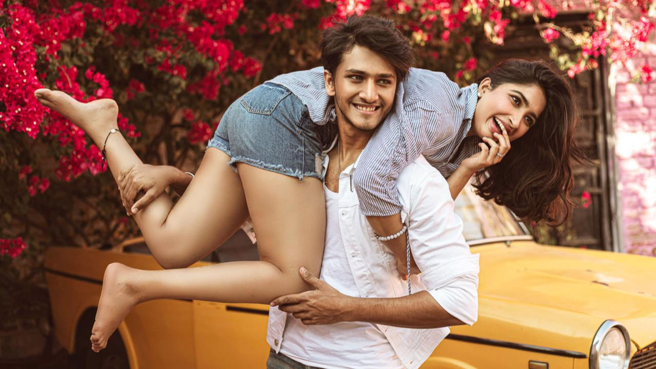 ಈ ಜೋಡಿಗೆ ಮೇಕಪ್ ಮಾಡಿದ್ದು ಗೌರಿ ಕಪೂರ್. ಅವರು ಬಾಲಿವುಡ್​ನ ದೀಪಿಕಾ ಪಡುಕೋಣೆ ಸೇರಿ ಅನೇಕ ಸೆಲೆಬ್ರಿಟಿಗಳಿಗೆ ಮೇಕಪ್ ಆರ್ಟಿಸ್ಟ್ ಆಗಿ ಕೆಲಸ ಮಾಡಿದ್ದಾರೆ. ಸಾನ್ಯಾ ಹಾಗೂ ಸಮರ್ಜಿತ್ ಫೋಟೋಗಳು ಗಮನ ಸೆಳೆಯುತ್ತಿವೆ.