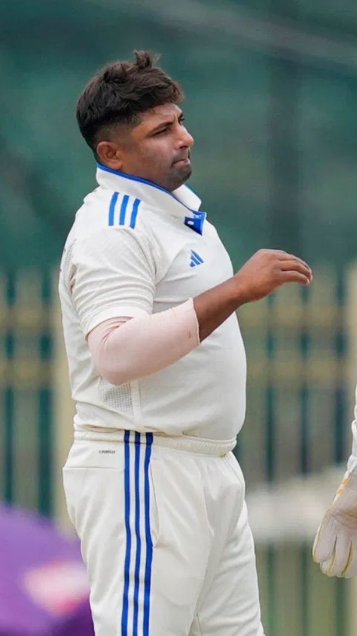 ಮೂರನೇ ದಿನ, ಇಂಗ್ಲೆಂಡ್ ತಂಡ ಬ್ಯಾಟಿಂಗ್ ಮಾಡುತ್ತಿದ್ದಾಗ, ಭಾರತದ ಯುವ ಸರ್ಫರಾಜ್ ಖಾನ್ ಅದ್ಭುತ ಕ್ಯಾಚ್ ಹಿಡಿದರು. ಇದನ್ನು ಕಂಡು ಎಲ್ಲರೂ ದಂಗಾದರು.
