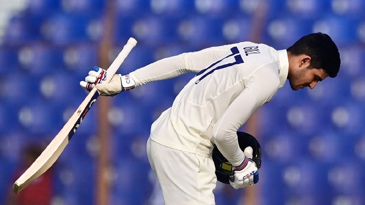 India vs England 3rd Test: ಇಂಗ್ಲೆಂಡ್ ವಿರುದ್ಧದ ಮೂರನೇ ಟೆಸ್ಟ್ ಪಂದ್ಯದಲ್ಲಿ ಶುಭ್​ಮನ್ ಗಿಲ್ (Shubman Gill) ಶತಕ ವಂಚಿತರಾಗಿದ್ದಾರೆ. ರಾಜ್​ಕೋಟ್​ನ ನಿರಂಜನ್ ಶಾ ಮೈದಾನದಲ್ಲಿ ನಡೆಯುತ್ತಿರುವ ಈ ಪಂದ್ಯದ 2ನೇ ಇನಿಂಗ್ಸ್​​ನಲ್ಲಿ ಗಿಲ್ ಭರ್ಜರಿ ಬ್ಯಾಟಿಂಗ್ ಪ್ರದರ್ಶಿಸಿದರು.