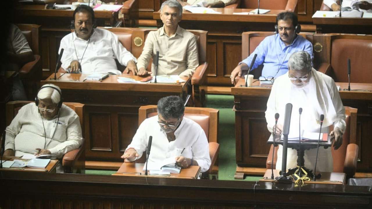 Karnataka Budget: ತೆರಿಗೆ ಹಂಚಿಕೆಯಲ್ಲಿ ಕೇಂದ್ರದಿಂದ ಅನ್ಯಾಯ ಎಂದು ಪುನರುಚ್ಚರಿಸಿದ ಸಿಎಂ ಸಿದ್ದರಾಮಯ್ಯ; ವಿಪಕ್ಷಗಳಿಂದ ಪ್ರತಿಭಟನೆ