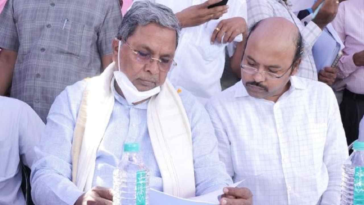 ಪುತ್ರನ ರಾಜಕೀಯ ಭವಿಷ್ಯಕ್ಕಾಗಿ ಮೈಸೂರು ಜಿಲ್ಲೆಯ ಶಾಸಕರು-ಮಾಜಿ ಶಾಸಕರಿಗೆ ಮಹತ್ವದ ಟಾಸ್ಕ್ ಕೊಟ್ಟ ಸಿದ್ದರಾಮಯ್ಯ ಪುತ್ರನ ರಾಜಕೀಯ ಭವಿಷ್ಯಕ್ಕಾಗಿ ಮೈಸೂರು ಜಿಲ್ಲೆಯ ಶಾಸಕರು-ಮಾಜಿ ಶಾಸಕರಿಗೆ ಮಹತ್ವದ ಟಾಸ್ಕ್ ಕೊಟ್ಟ ಸಿದ್ದರಾಮಯ್ಯ