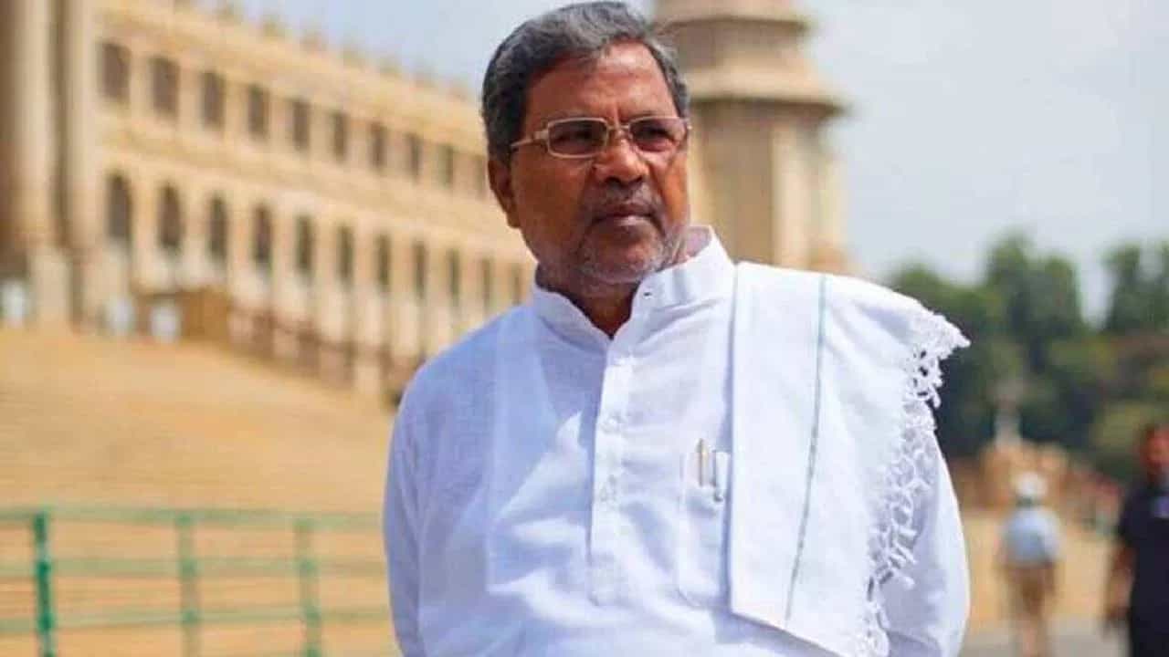 ಬಜೆಟ್ ಭಾಷಣ, ನಿರಂತರ ಜಿಲ್ಲಾ ಪ್ರವಾಸ ಹಿನ್ನೆಲೆ ಅನಾರೋಗ್ಯ; ವಿಶ್ರಾಂತಿಗಾಗಿ ಕಾವೇರಿಗೆ ತೆರಳಿದ ಸಿಎಂ ಬಜೆಟ್ ಭಾಷಣ, ನಿರಂತರ ಜಿಲ್ಲಾ ಪ್ರವಾಸ ಹಿನ್ನೆಲೆ ಅನಾರೋಗ್ಯ; ವಿಶ್ರಾಂತಿಗಾಗಿ ಕಾವೇರಿಗೆ ತೆರಳಿದ ಸಿಎಂ