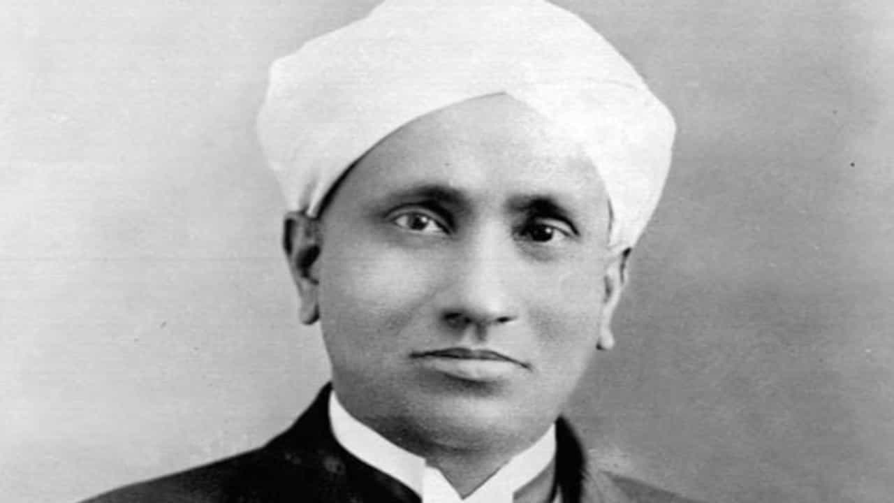 National Science Day 2024: ರಾಷ್ಟ್ರೀಯ ವಿಜ್ಞಾನ ದಿನ: ಸರ್ ಸಿವಿ ರಾಮನ್ ಬಗ್ಗೆ ತಿಳಿದುಕೊಳ್ಳಬೇಕಾದ 10 ಸಂಗತಿಗಳು National Science Day 2024: ರಾಷ್ಟ್ರೀಯ ವಿಜ್ಞಾನ ದಿನ: ಸರ್ ಸಿವಿ ರಾಮನ್ ಬಗ್ಗೆ ತಿಳಿದುಕೊಳ್ಳಬೇಕಾದ 10 ಸಂಗತಿಗಳು