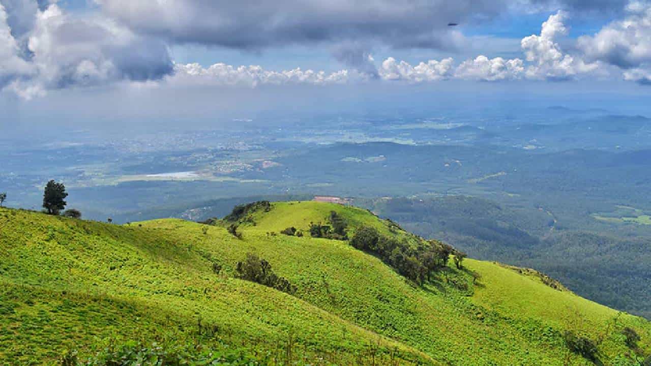 Karnataka Weather: ಜನವರಿ ತಿಂಗಳು ಮುಗಿಯುತ್ತಿದ್ದಂತೆ ಕಡಿಮೆಯಾಯ್ತು ಚಳಿ, ಹೆಚ್ಚಿದ ಉಷ್ಣಾಂಶ Karnataka Weather: ಜನವರಿ ತಿಂಗಳು ಮುಗಿಯುತ್ತಿದ್ದಂತೆ ಕಡಿಮೆಯಾಯ್ತು ಚಳಿ, ಹೆಚ್ಚಿದ ಉಷ್ಣಾಂಶ