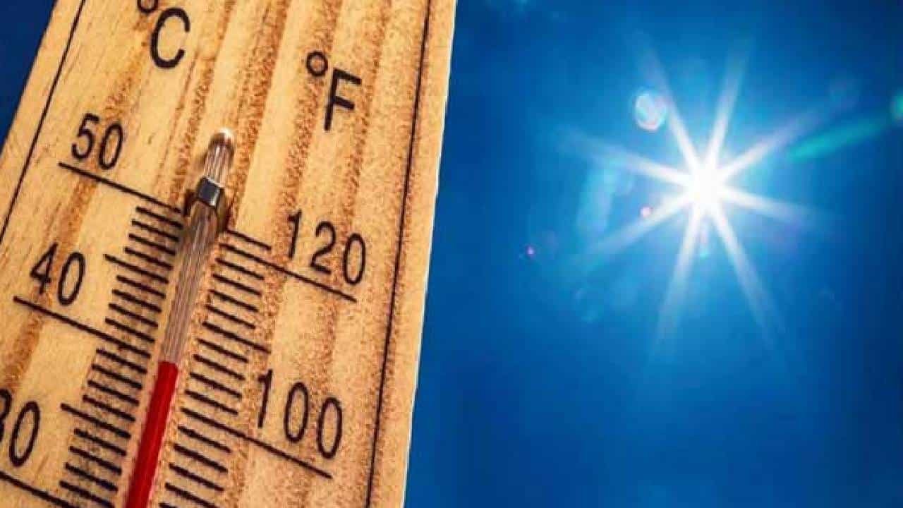 Karnataka Weather: ರಾಜ್ಯದ ಈ ಜಿಲ್ಲೆಗಳಲ್ಲಿ ಇಂದು 2 ಡಿಗ್ರಿ ಸೆಲ್ಸಿಯಸ್ ತಾಪಮಾನ ಹೆಚ್ಚಳ Karnataka Weather: ರಾಜ್ಯದ ಈ ಜಿಲ್ಲೆಗಳಲ್ಲಿ ಇಂದು 2 ಡಿಗ್ರಿ ಸೆಲ್ಸಿಯಸ್ ತಾಪಮಾನ ಹೆಚ್ಚಳ