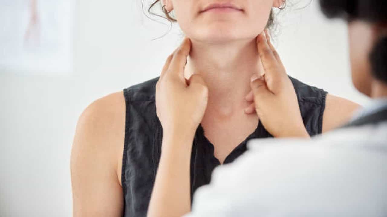 Thyroid: ನಿಮಗೆ ಥೈರಾಯ್ಡ್ ಸಮಸ್ಯೆ ಇದೆಯೇ? ಹಾಗಿದ್ದರೆ ಈ 5 ಆಹಾರ ಸೇವಿಸಬೇಡಿ Thyroid: ನಿಮಗೆ ಥೈರಾಯ್ಡ್ ಸಮಸ್ಯೆ ಇದೆಯೇ? ಹಾಗಿದ್ದರೆ ಈ 5 ಆಹಾರ ಸೇವಿಸಬೇಡಿ