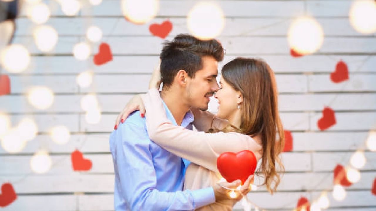 Valentine's Week List 2024: ರೋಸ್ ದಿನದಿಂದ ಪ್ರೇಮಿಗಳ ದಿನದವರೆಗೆ; ಪ್ರೇಮಿಗಳ ವಾರದ ಬಗ್ಗೆ ನಿಮಗೂ ಗೊತ್ತಿರಲಿ Valentine's Week List 2024: ರೋಸ್ ದಿನದಿಂದ ಪ್ರೇಮಿಗಳ ದಿನದವರೆಗೆ; ಪ್ರೇಮಿಗಳ ವಾರದ ಬಗ್ಗೆ ನಿಮಗೂ ಗೊತ್ತಿರಲಿ