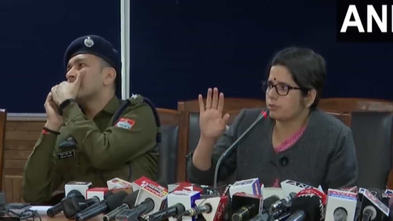Haldwani violence: ಹಲ್ದ್ವಾನಿ ಹಿಂಸಾಚಾರ ಪೂರ್ವ ಯೋಜಿತ: ಜಿಲ್ಲಾ ಮೆಜಿಸ್ಟ್ರೇಟ್ Haldwani violence: ಹಲ್ದ್ವಾನಿ ಹಿಂಸಾಚಾರ ಪೂರ್ವ ಯೋಜಿತ: ಜಿಲ್ಲಾ ಮೆಜಿಸ್ಟ್ರೇಟ್