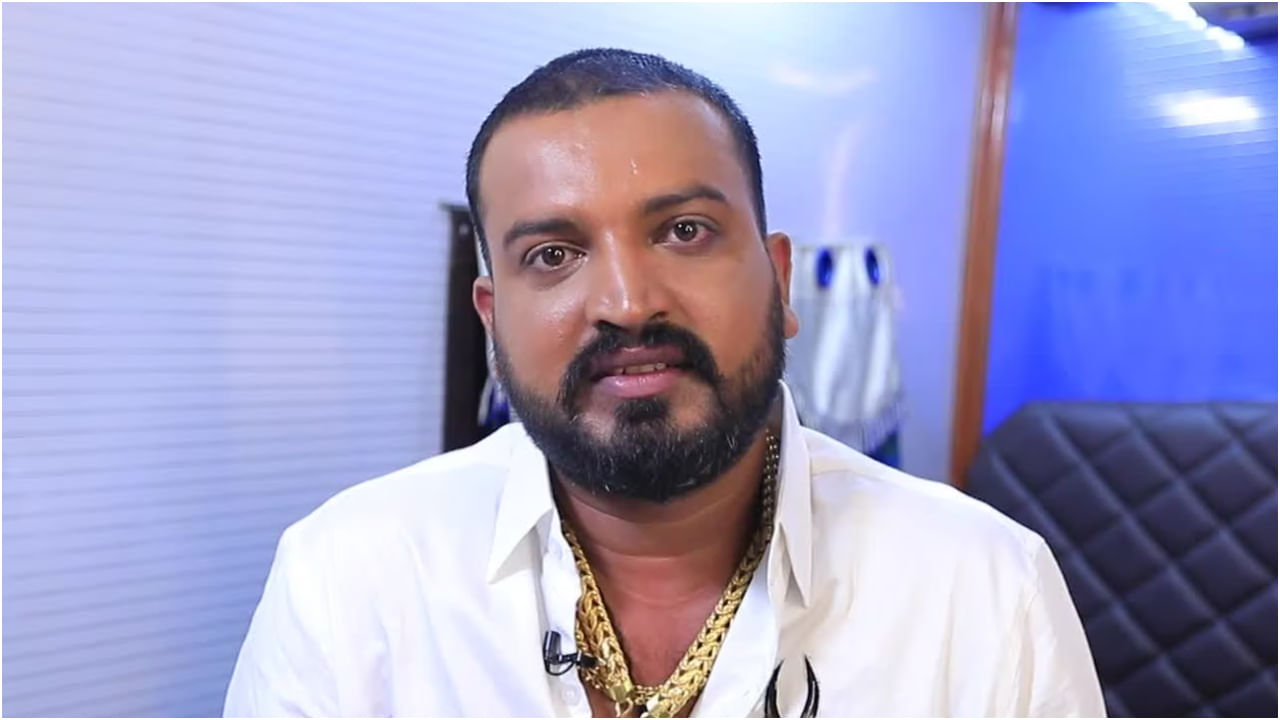 ಬಿಗ್ ಬಾಸ್ ಮನೆಯ ಈ ವಿಚಾರವನ್ನು ಸಖತ್ ಮಿಸ್ ಮಾಡಿಕೊಳ್ಳುತ್ತಿದ್ದಾರೆ ವರ್ತೂರು ಸಂತೋಷ್ ಬಿಗ್ ಬಾಸ್ ಮನೆಯ ಈ ವಿಚಾರವನ್ನು ಸಖತ್ ಮಿಸ್ ಮಾಡಿಕೊಳ್ಳುತ್ತಿದ್ದಾರೆ ವರ್ತೂರು ಸಂತೋಷ್