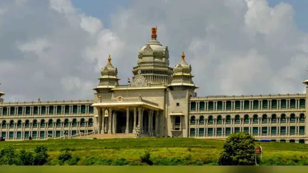 ಕಾರ್ಯಕರ್ತರಿಗೆ ಕಾಂಗ್ರೆಸ್ ಸಿಹಿ ಸುದ್ದಿ: 44 ಮಂದಿಗೆ ನಿಗಮ ಮಂಡಳಿ ಅಧ್ಯಕ್ಷ ಸ್ಥಾನ