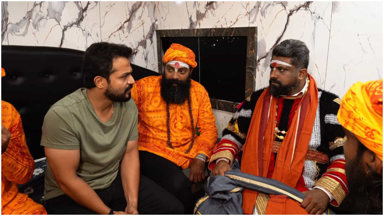 ‘ಜೋಗ್ 101’ ಚಿತ್ರದ ಹಾಡಿನಲ್ಲಿ ವಿಜಯ್ ರಾಘವೇಂದ್ರ ಜೊತೆ ರಘು ದೀಕ್ಷಿತ್ ಮಿಂಚಿಂಗ್ ‘ಜೋಗ್ 101’ ಚಿತ್ರದ ಹಾಡಿನಲ್ಲಿ ವಿಜಯ್ ರಾಘವೇಂದ್ರ ಜೊತೆ ರಘು ದೀಕ್ಷಿತ್ ಮಿಂಚಿಂಗ್