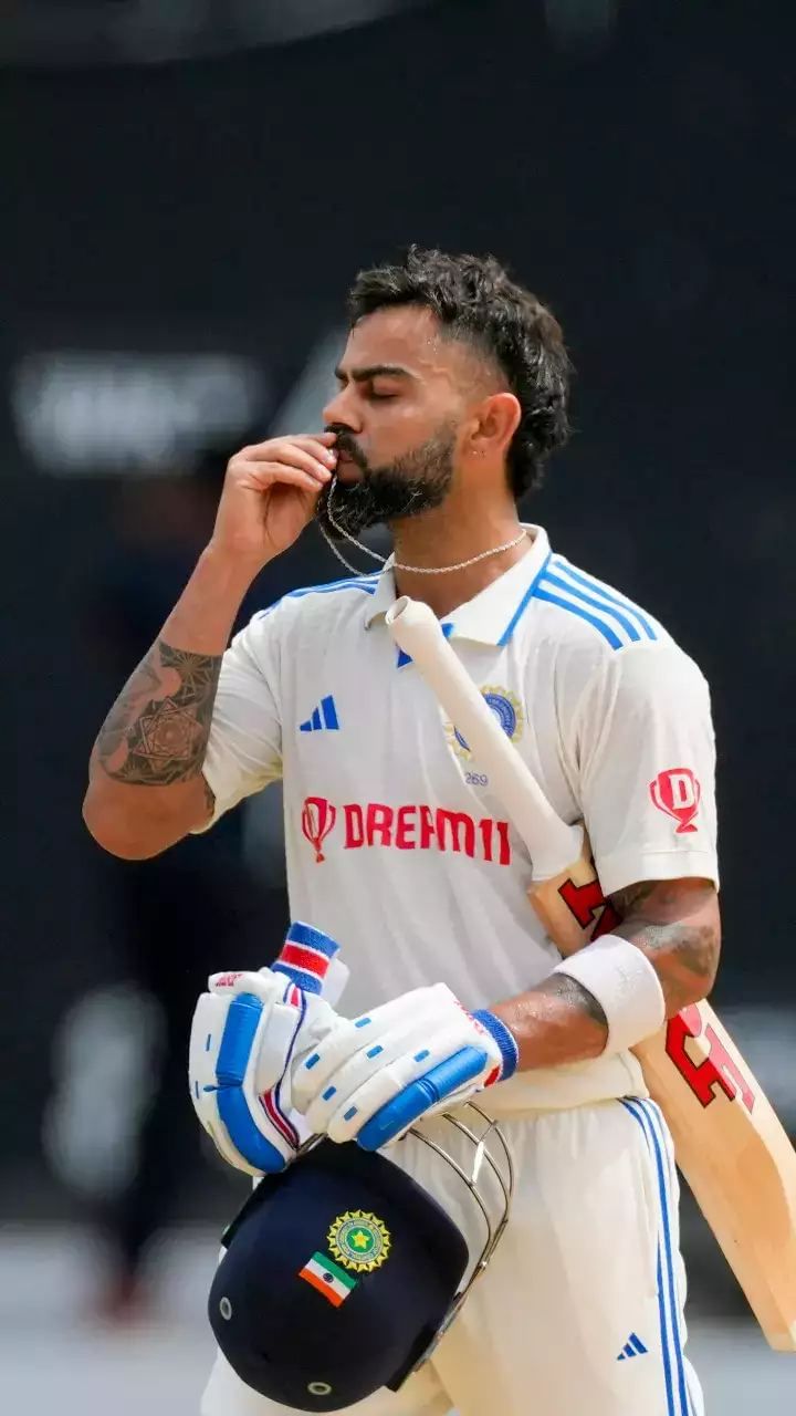 ಟೀಮ್ ಇಂಡಿಯಾ ಮಾಜಿ ನಾಯಕ ವಿರಾಟ್ ಕೊಹ್ಲಿ ಆಸ್ಟ್ರೇಲಿಯಾ ವಿರುದ್ಧದ 2014/15ರ ಟೆಸ್ಟ್ ಸರಣಿಯಲ್ಲಿ 692 ರನ್ ಗಳಿಸಿದ್ದರು.